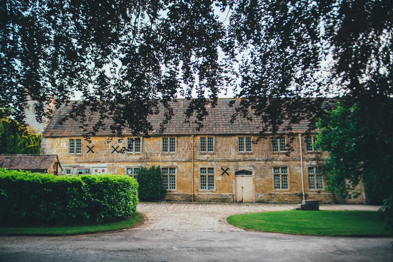 North Cadbury Court Coach Houses ภายนอก รูปภาพ
